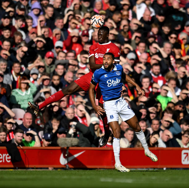 在此背景下 在此背景下